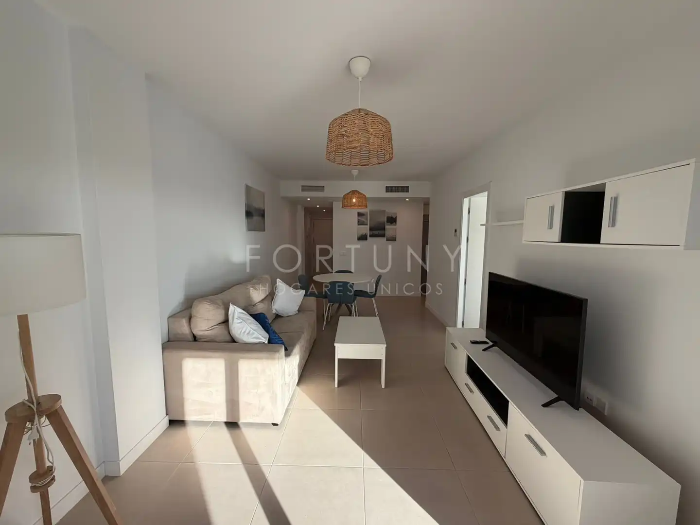 Flat with pool for sale in Calle Reino Unido 2, imagen 2
