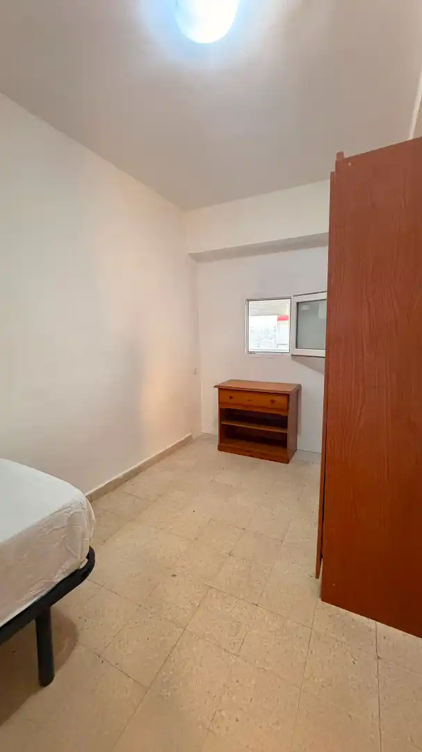 Habitación de Piso de alquiler en San Roque con Terraza, Amueblado y Lavadora
