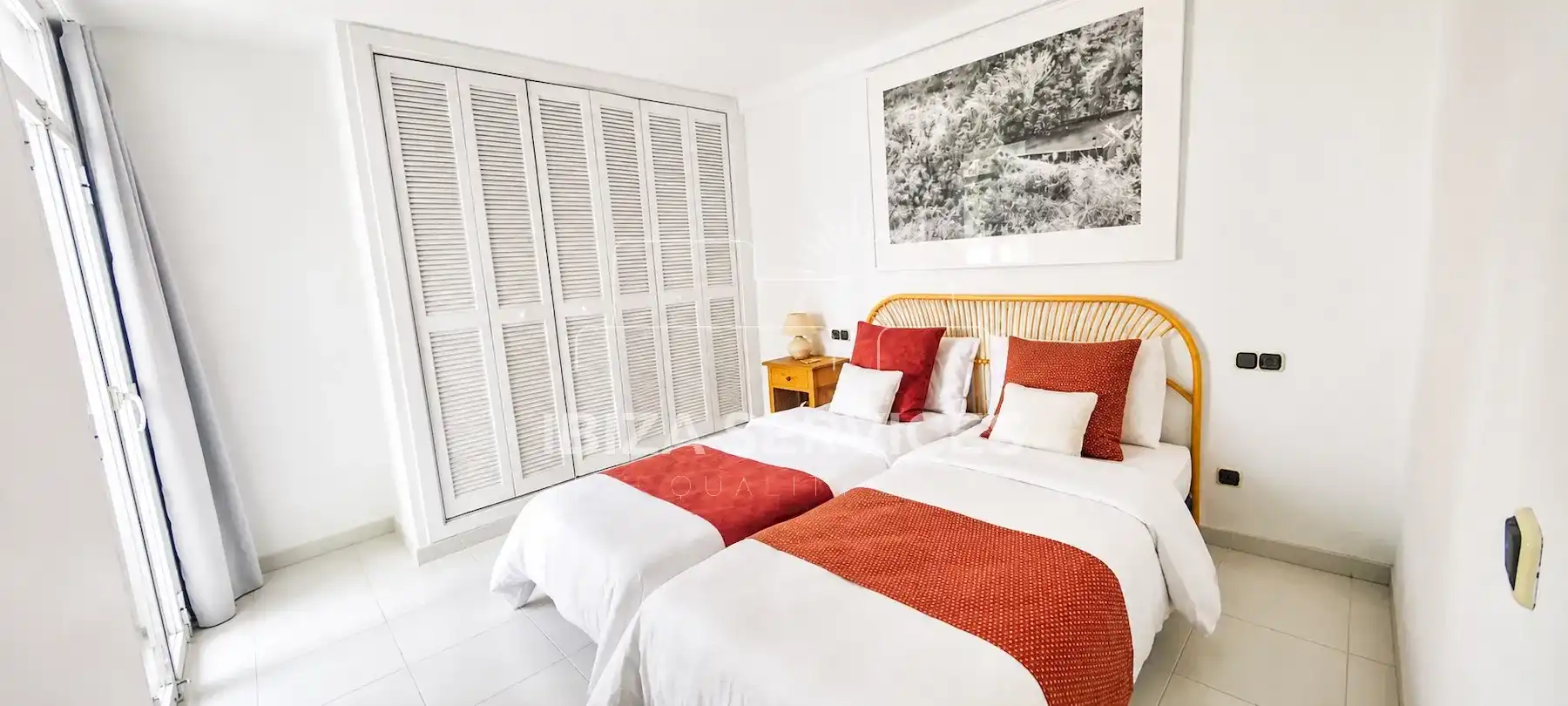 Habitación de Piso de alquiler en Santa Eulària des Riu con Aire acondicionado, Jardín privado y Piscina