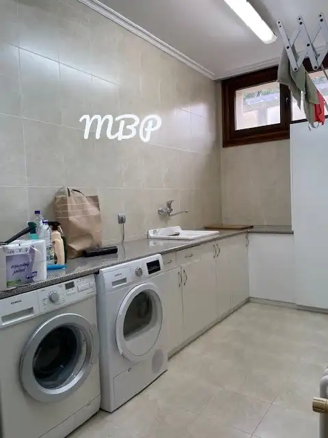 Cuina de Casa o xalet en venda en Pontevedra Capital  amb Moblat