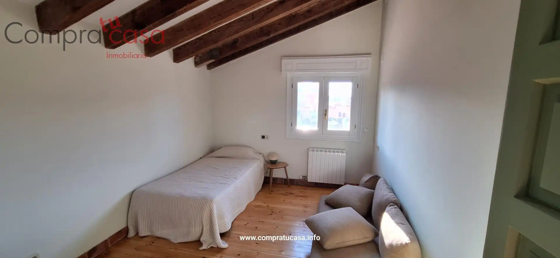 Dormitori de Casa o xalet en venda en La Lastrilla  amb Calefacció, Jardí privat i Terrassa