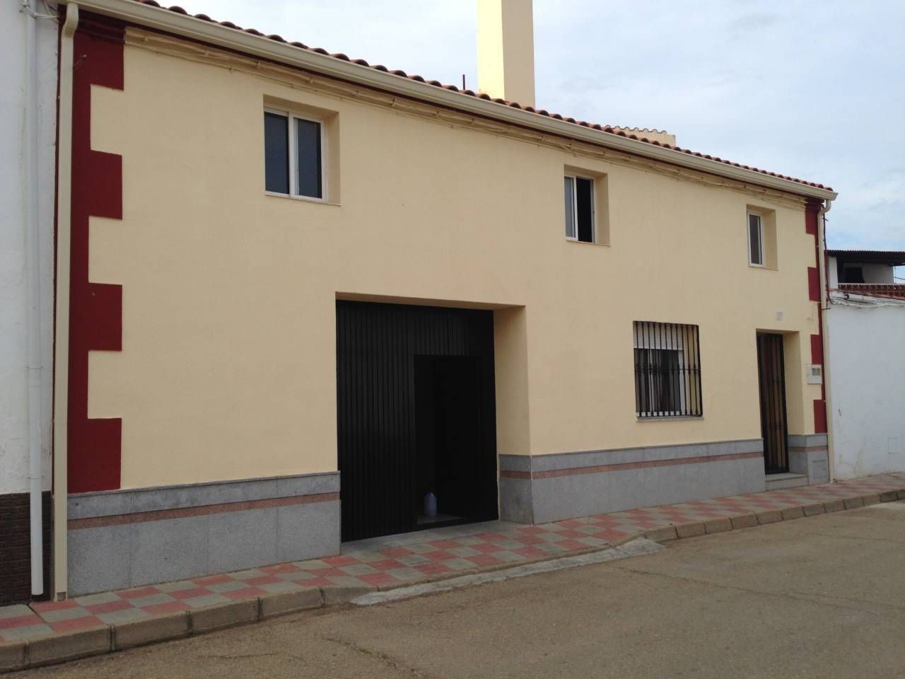 Exterior view of House or chalet for sale in Rena  with Air Conditioner and Terrace