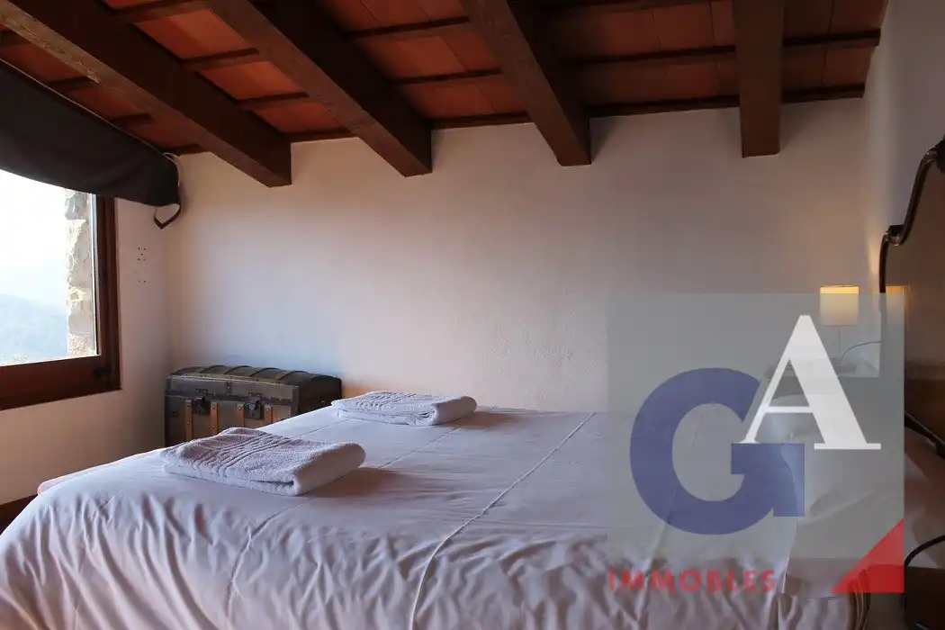 Casa rústica amb terrassa en venda a Sant Joan Les Fonts, imagen 40