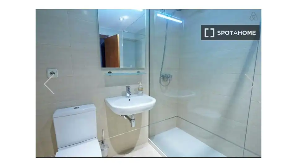 Bany de Apartament per a compartir en  Pamplona / Iruña amb Aire condicionat, Terrassa i Moblat
