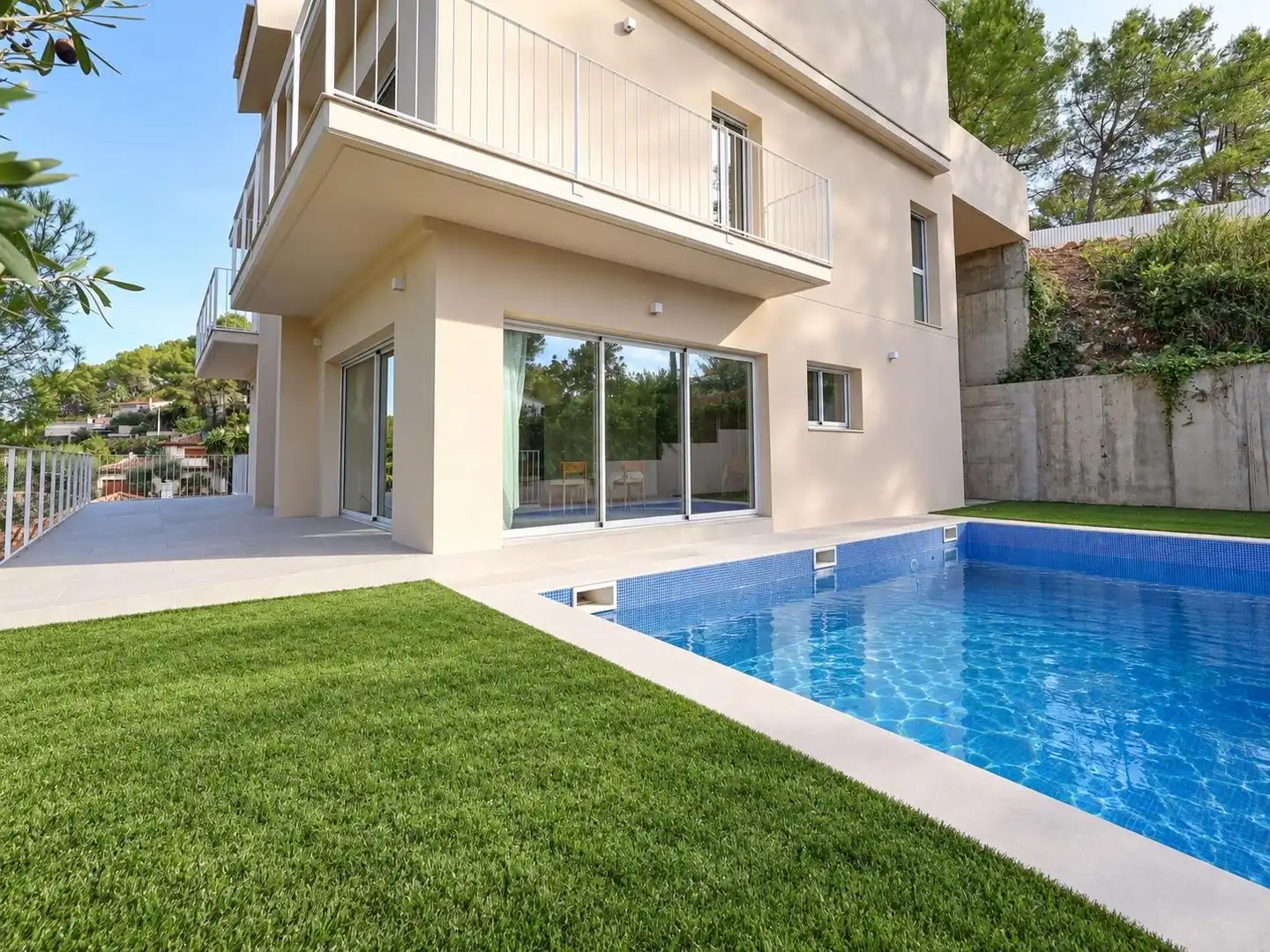 Detached house with terrace for sale in Olivella
