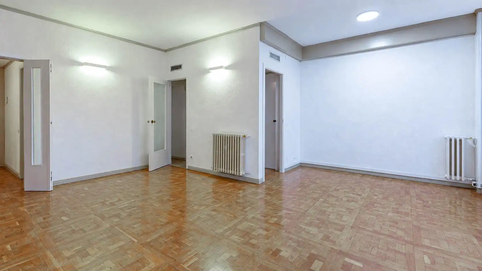 Flat for sale in Barcelona  with Heating, Parquet flooring and Storage room