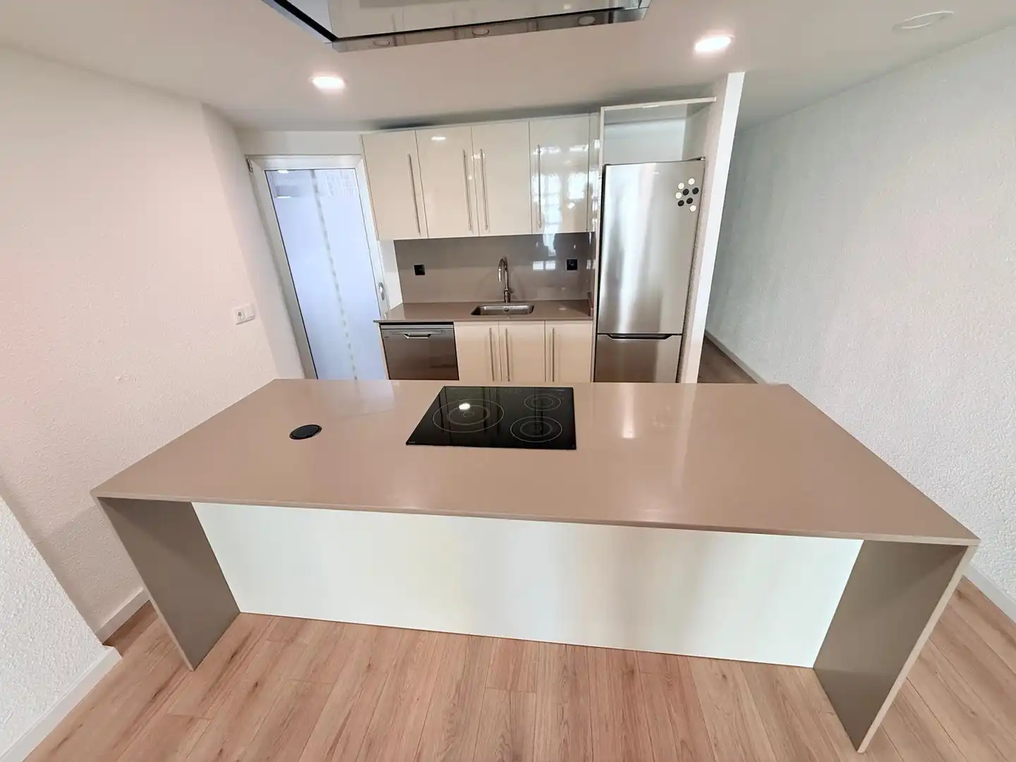 Kitchen of Flat for rent in Valencia  with Air Conditioner, Heating and Parquet flooring