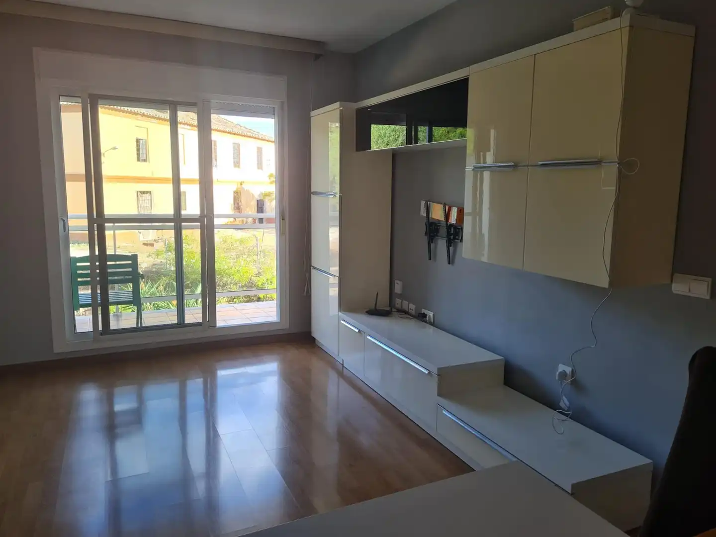 Flat with terrace to rent in Ciudad Jardín, imagen 2