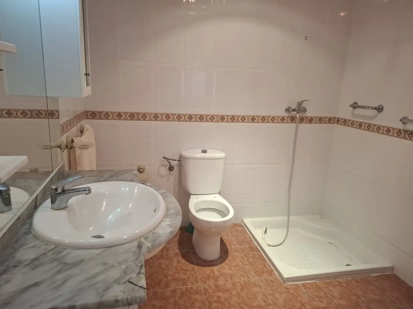 Bany de Casa o xalet en venda en Torrenueva Costa amb Terrassa, Traster i Moblat