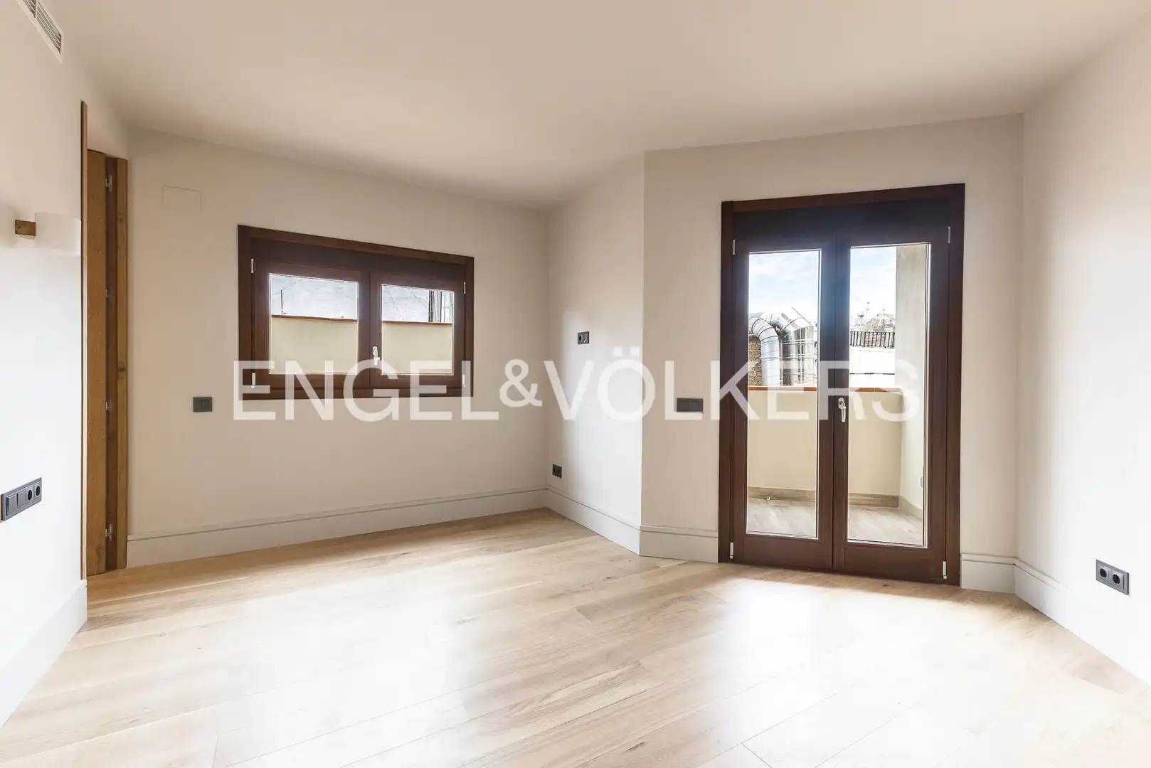 Sala d'estar de Pis en venda en Barcelona amb Aire condicionat, Calefacció i Parquet