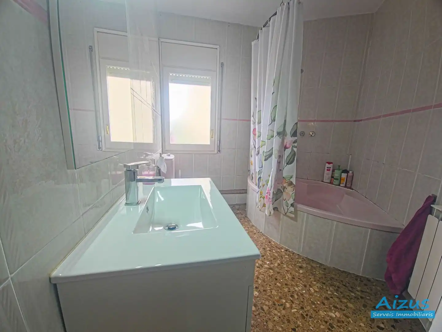 Bany de Casa adosada en venda en Ripollet amb Aire condicionat, Calefacció i Forn