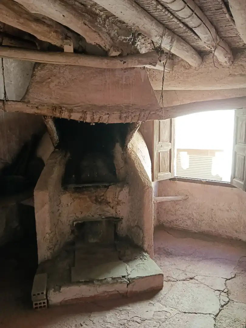 Casa adosada en venta en Válor con Terraza, Trastero y Horno