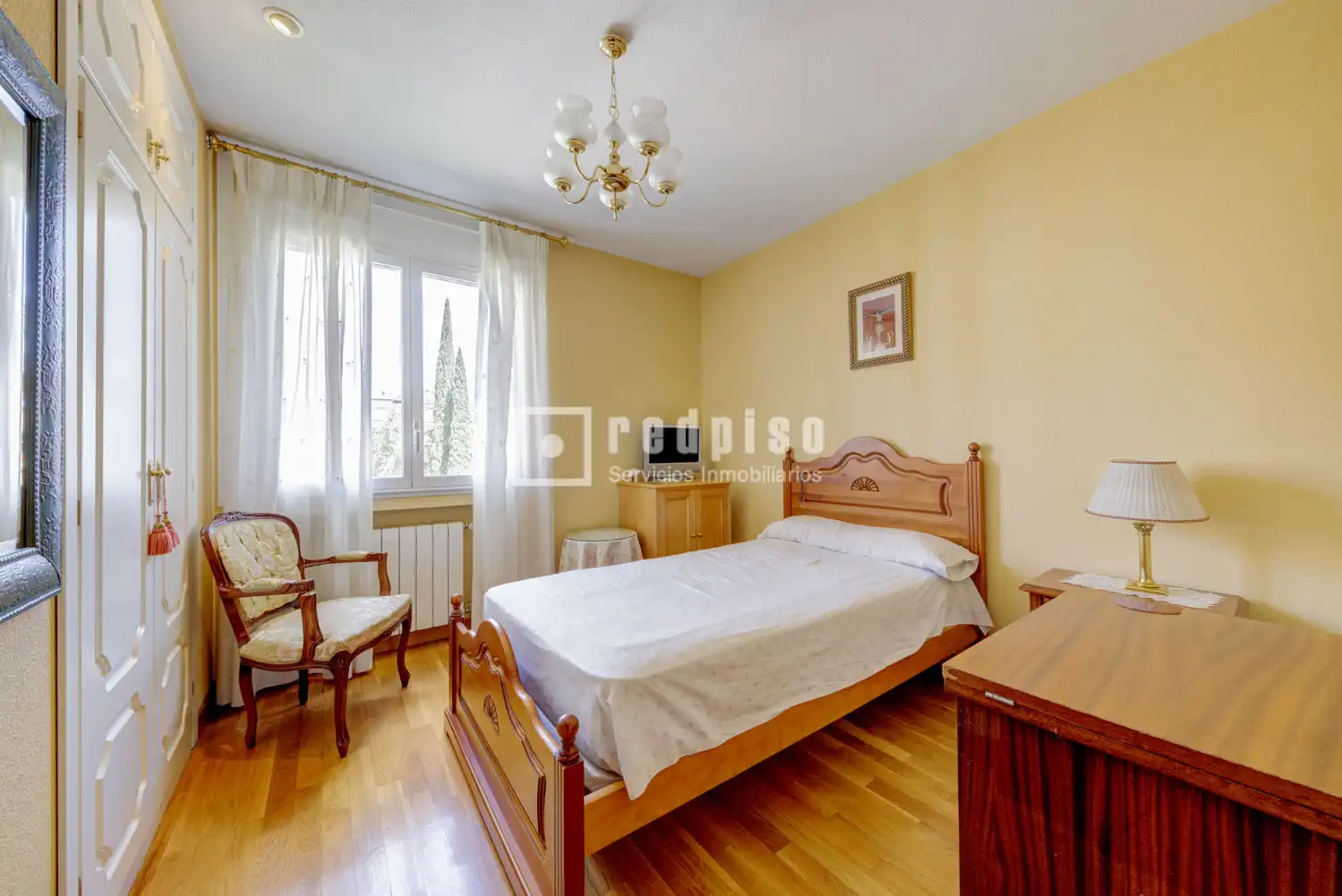 Bedroom of Flat for sale in Pozuelo de Alarcón  with Heating, Private garden and Parquet flooring