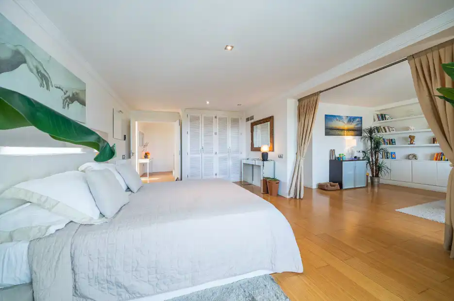 Dormitori de Casa o xalet de lloguer en Marbella amb Aire condicionat, Jardí privat i Terrassa
