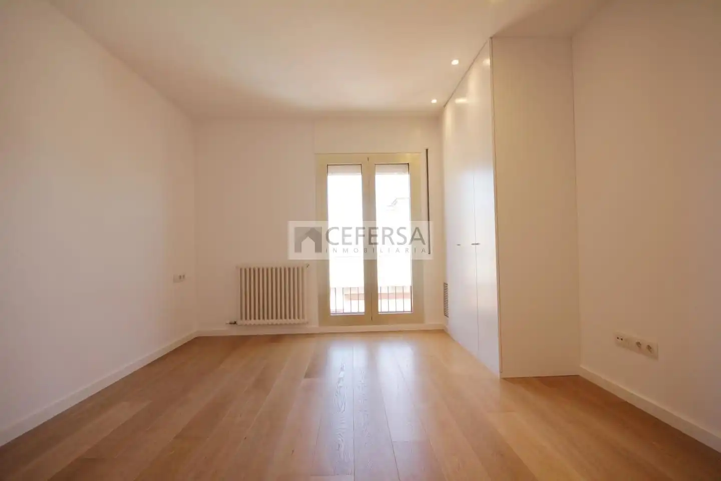 Schlafzimmer von Dachboden zur Miete in Barcelona mit Klimaanlage, Heizung und Parkett