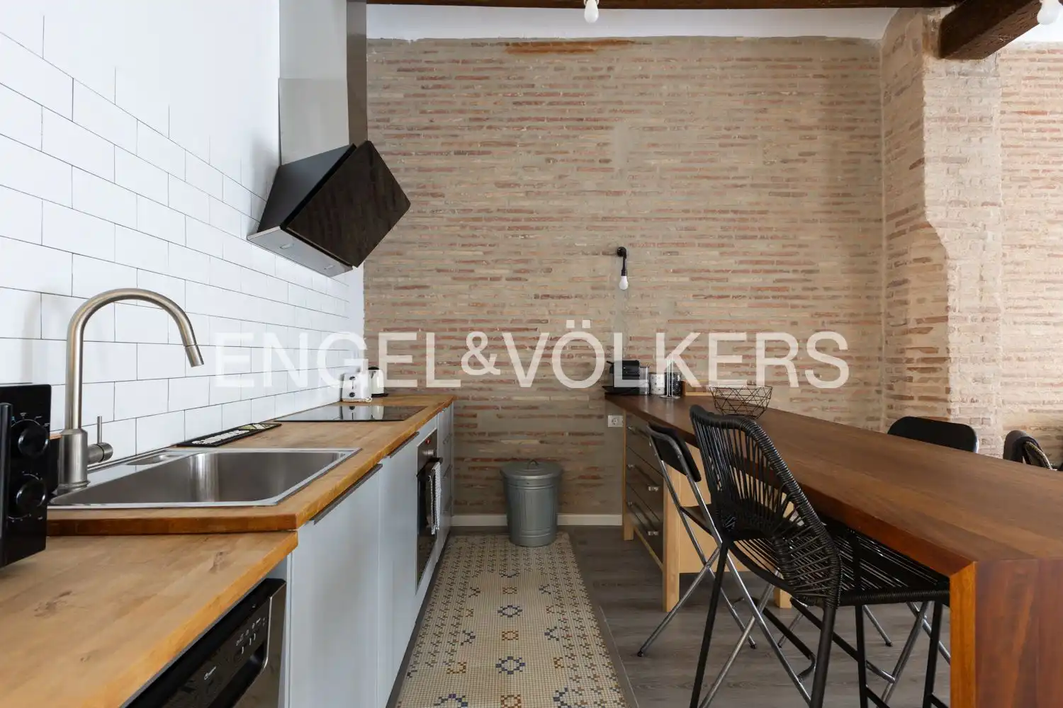Kitchen of Flat for rent in Valencia  with Air Conditioner, Heating and Parquet flooring