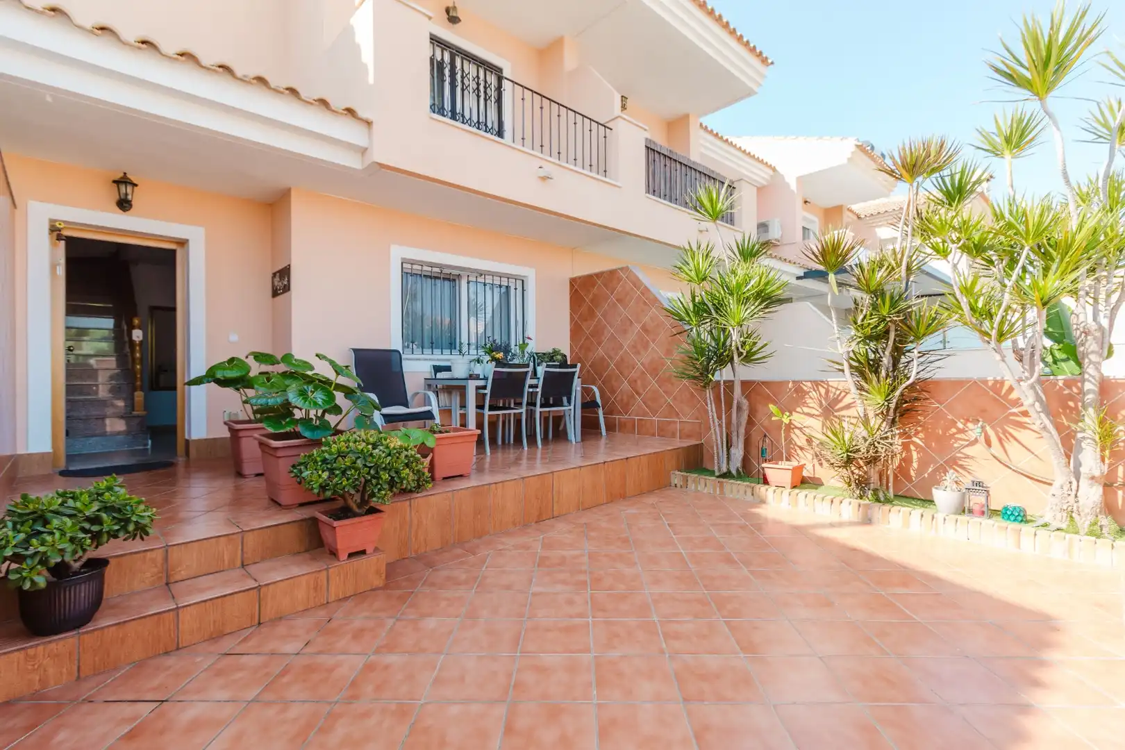 Terrasse von Einfamilien-Reihenhaus zum Verkauf in Los Alcázares mit Klimaanlage und Terrasse