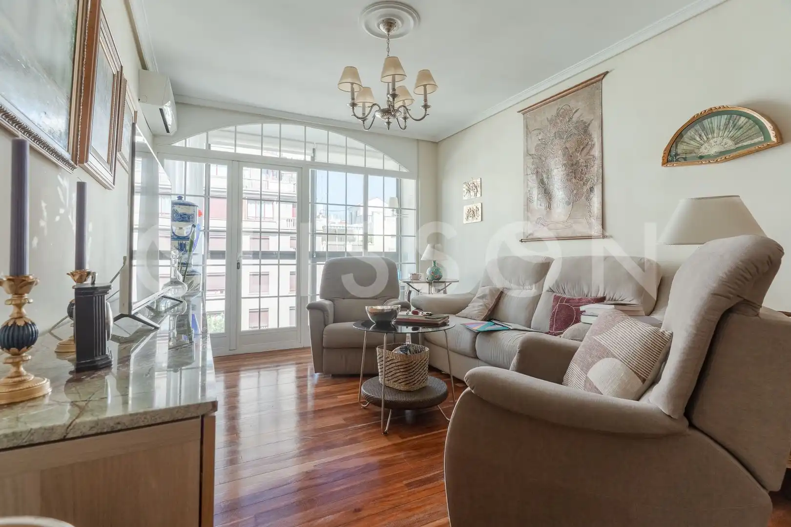 Living room of Flat for rent in Madrid  with Storage room and Community pool