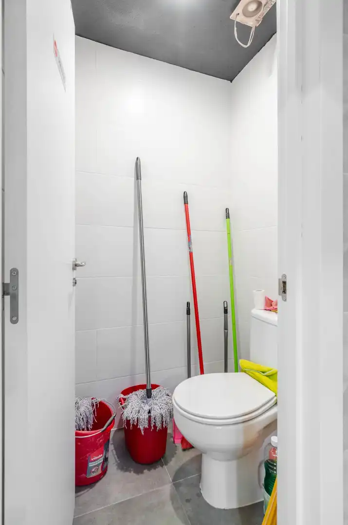 Bathroom of Commercial properties for sale in Oviedo   with Furnished