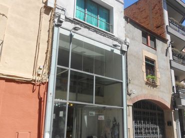 Casa amb balcó en venda a Carrer sant quirze
