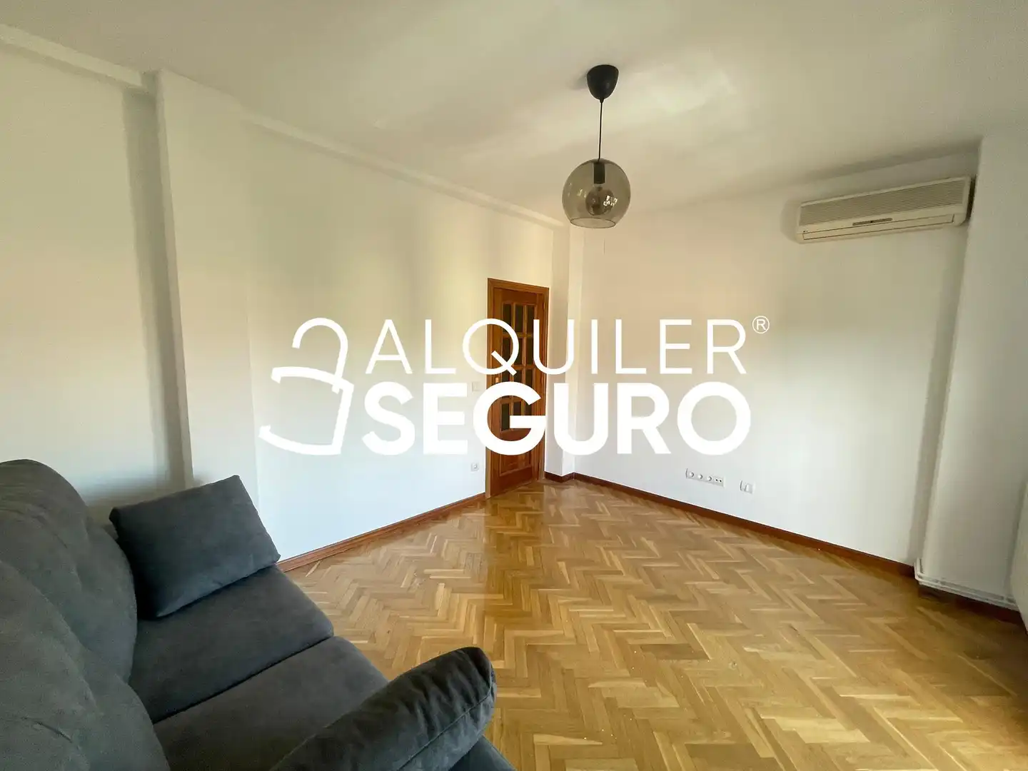 Living room of Flat for rent in Madrid  with Air Conditioner, Heating and Terrace
