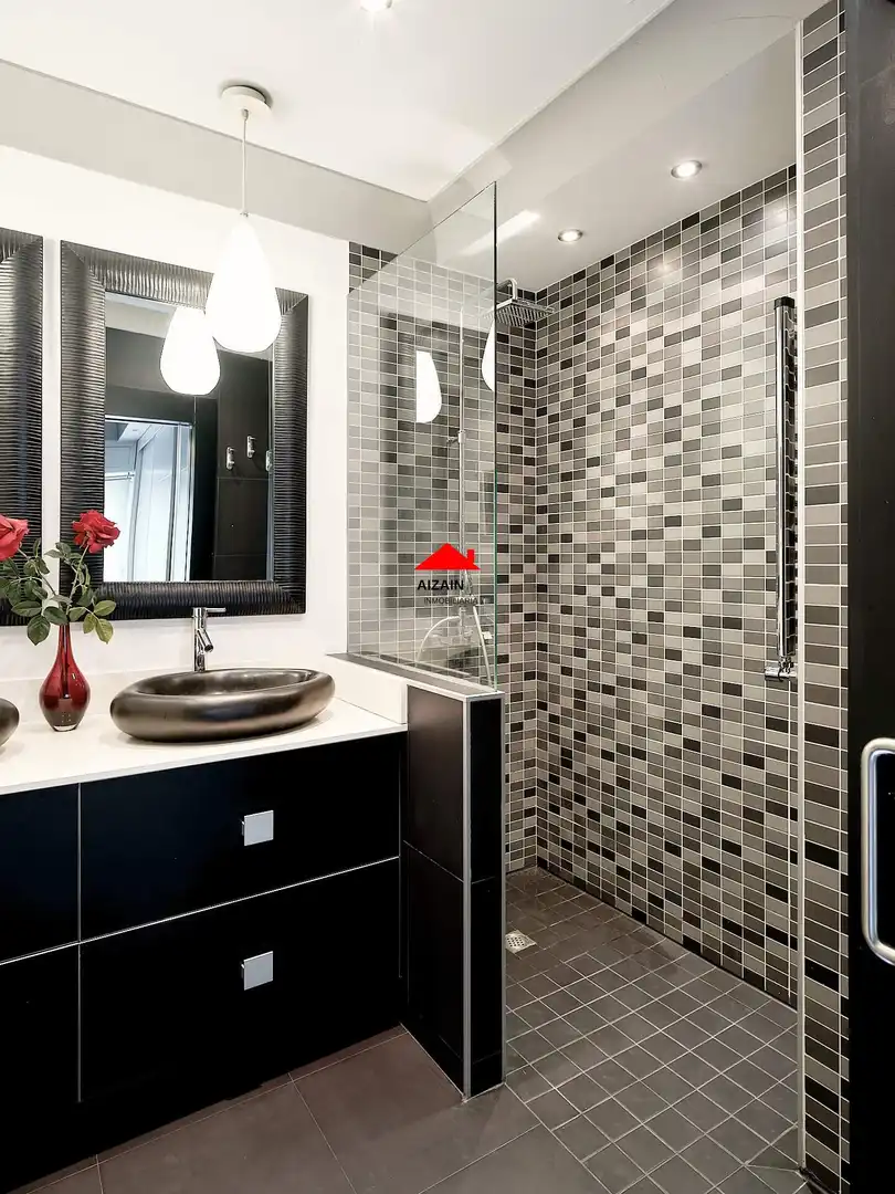 Baño de Piso en venta en Bilbao  con Calefacción y Trastero