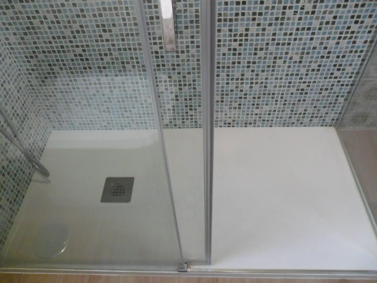 Badezimmer von Dachboden zur Miete in Maracena mit Terrasse, Abstellraum und Möbliert