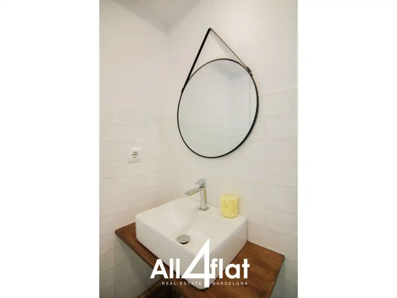 Flat with terrace for sale in Calle Canuda, imagen 5