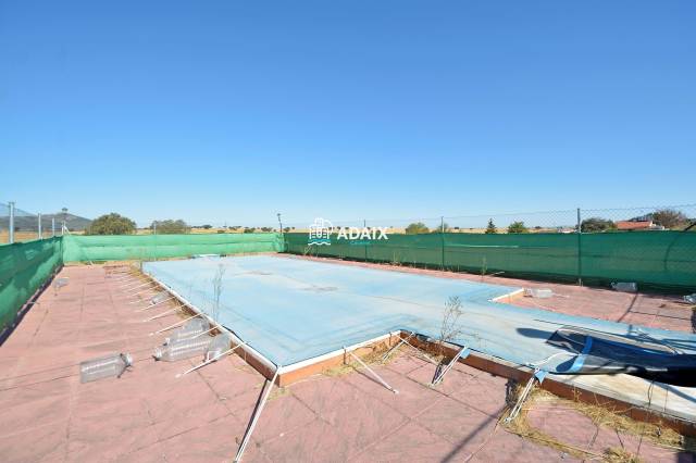 Casa-chalet en Venta en Carretera de Badajoz en Valdesalor - Rincón de Ballesteros