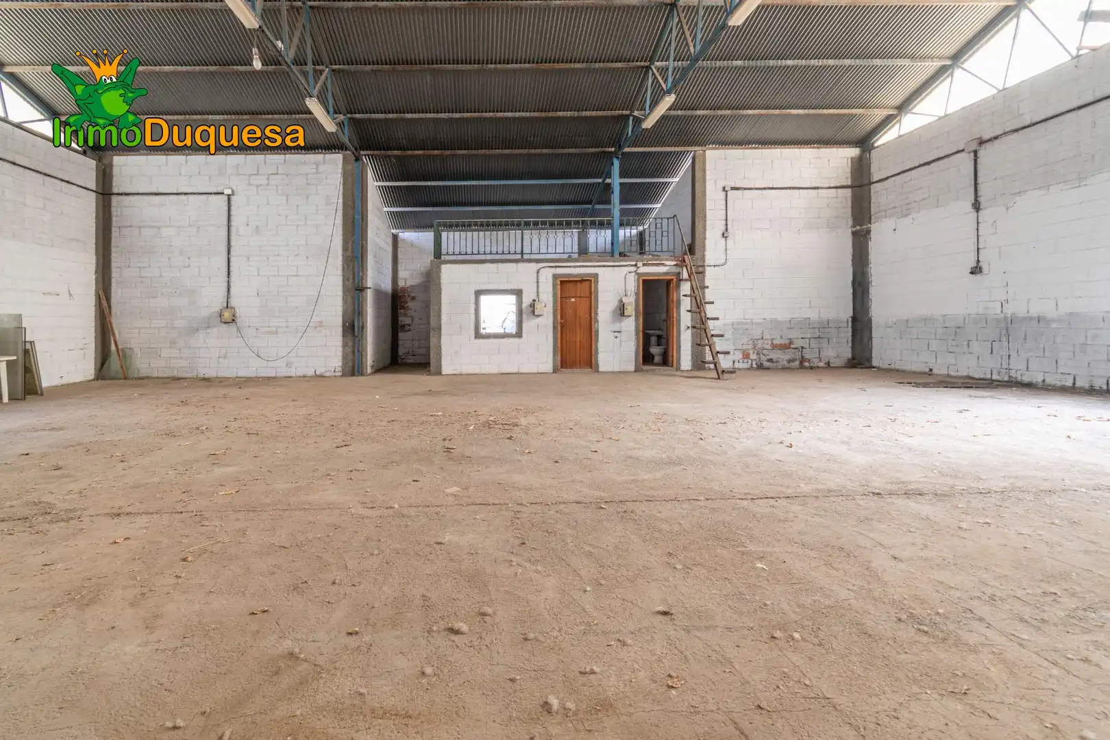 Industrial buildings for sale in Jun