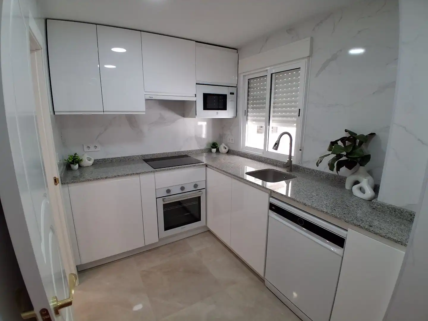 Kitchen of Flat for share in Córdoba  with Air Conditioner, Heating and Terrace