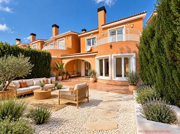 Chalet con balcón en venta en Gata de Gorgos