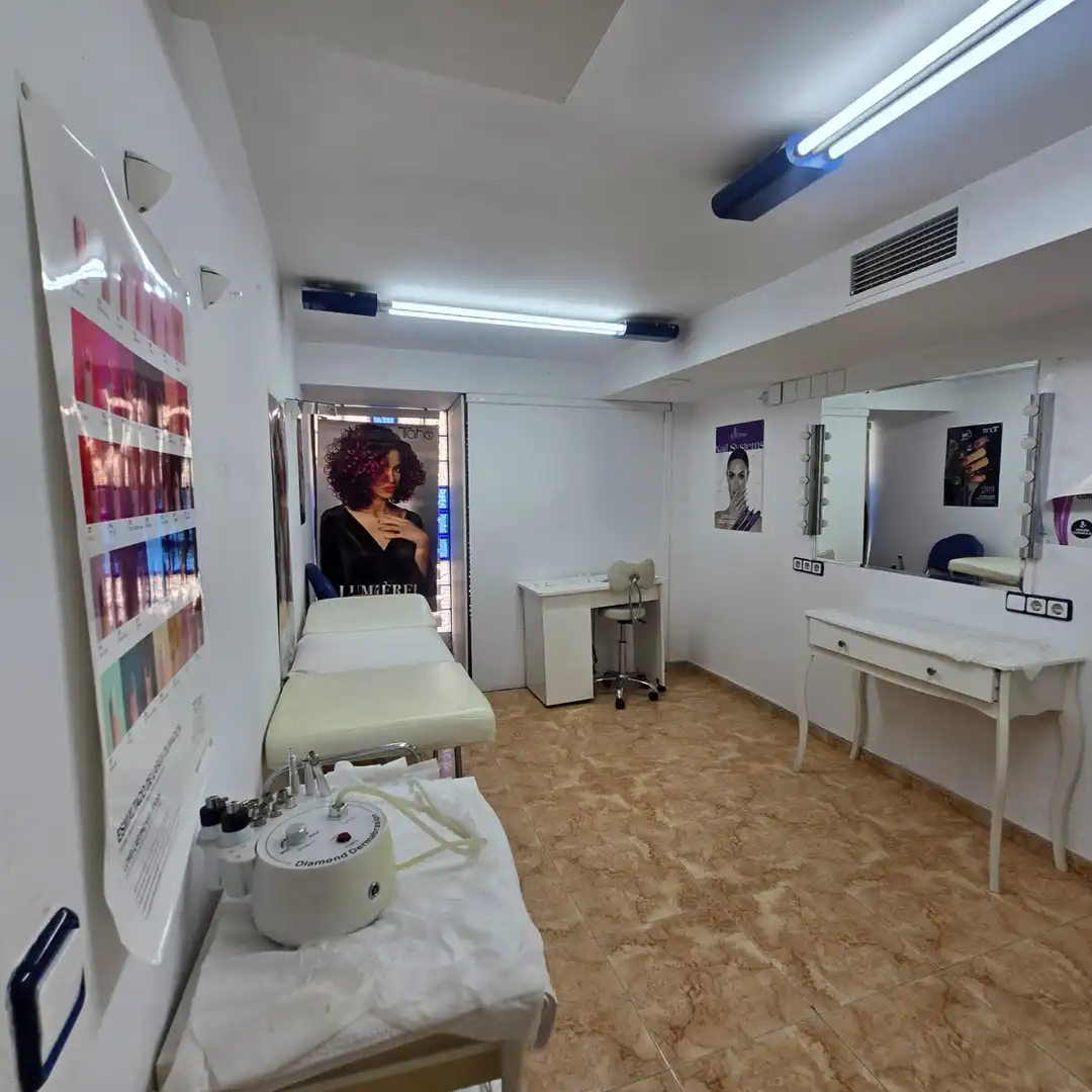 Local comercial en traspaso en del pintor javier soler, imagen 10