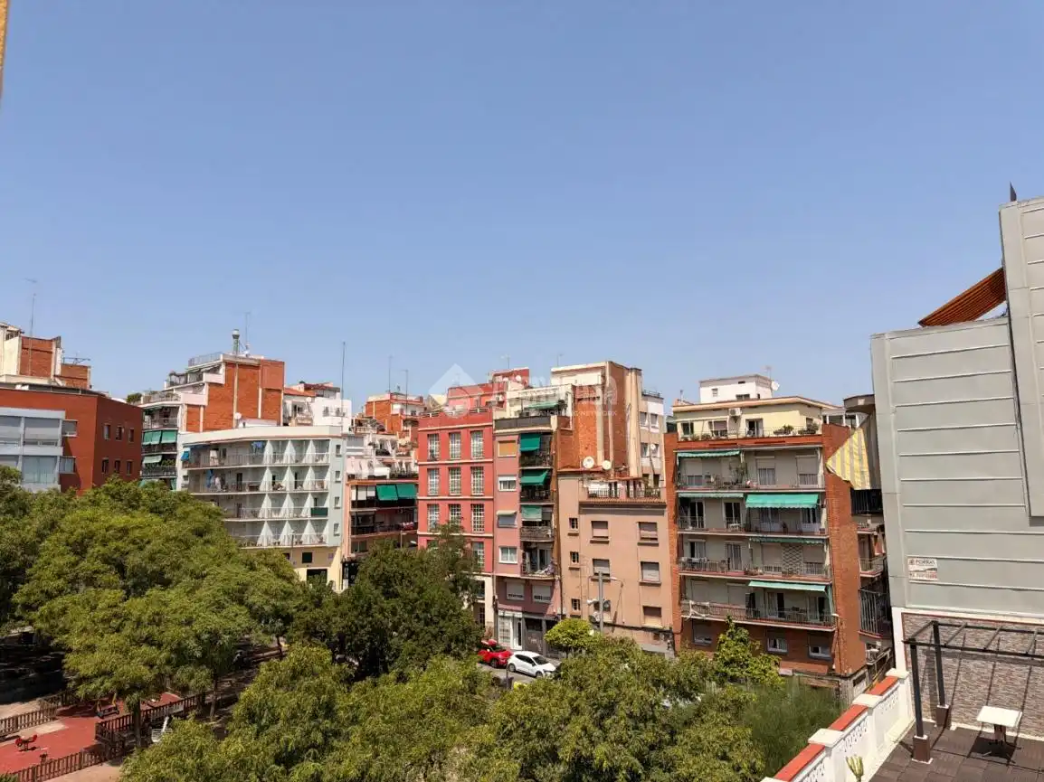 Vista exterior de Piso en venta en Horta - Guinardó