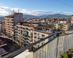 Vista exterior de Pis en venda en Salt amb Balcó