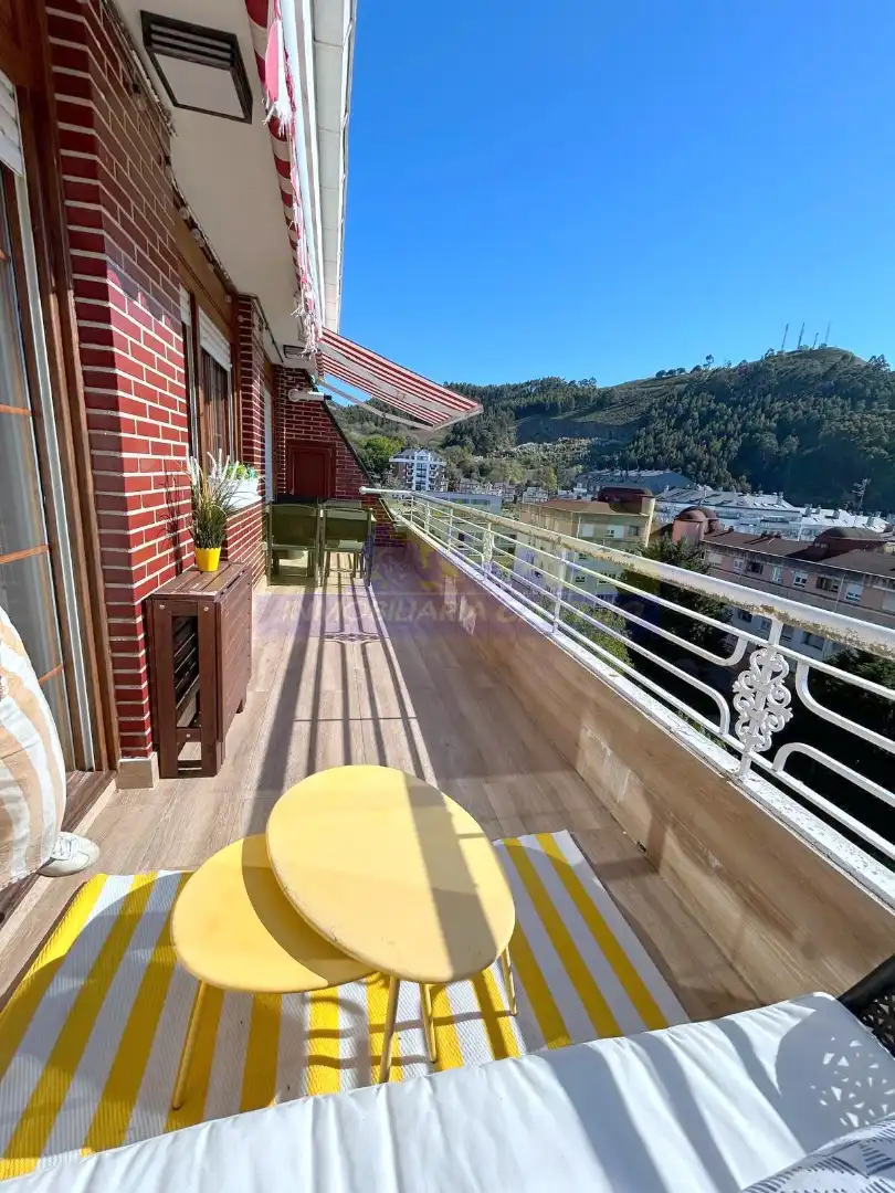 Terrace of Flat for rent in Castro-Urdiales  with Furnished