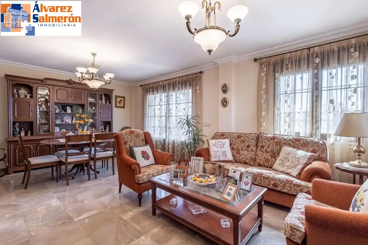 Casa con jardín en venta en Calle MARIANA PINEDA, imagen 7