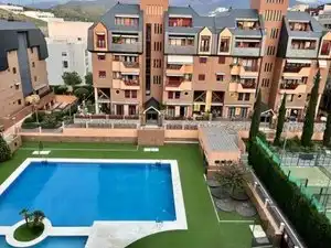 Piscina de Ático en venta en Granada con Aire acondicionado, Calefacción y Parquet
