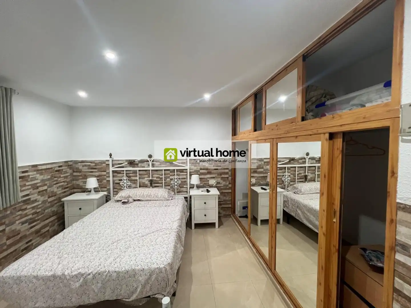 Habitación de Planta baja en venta en Benidorm con Aire acondicionado, Trastero y Amueblado