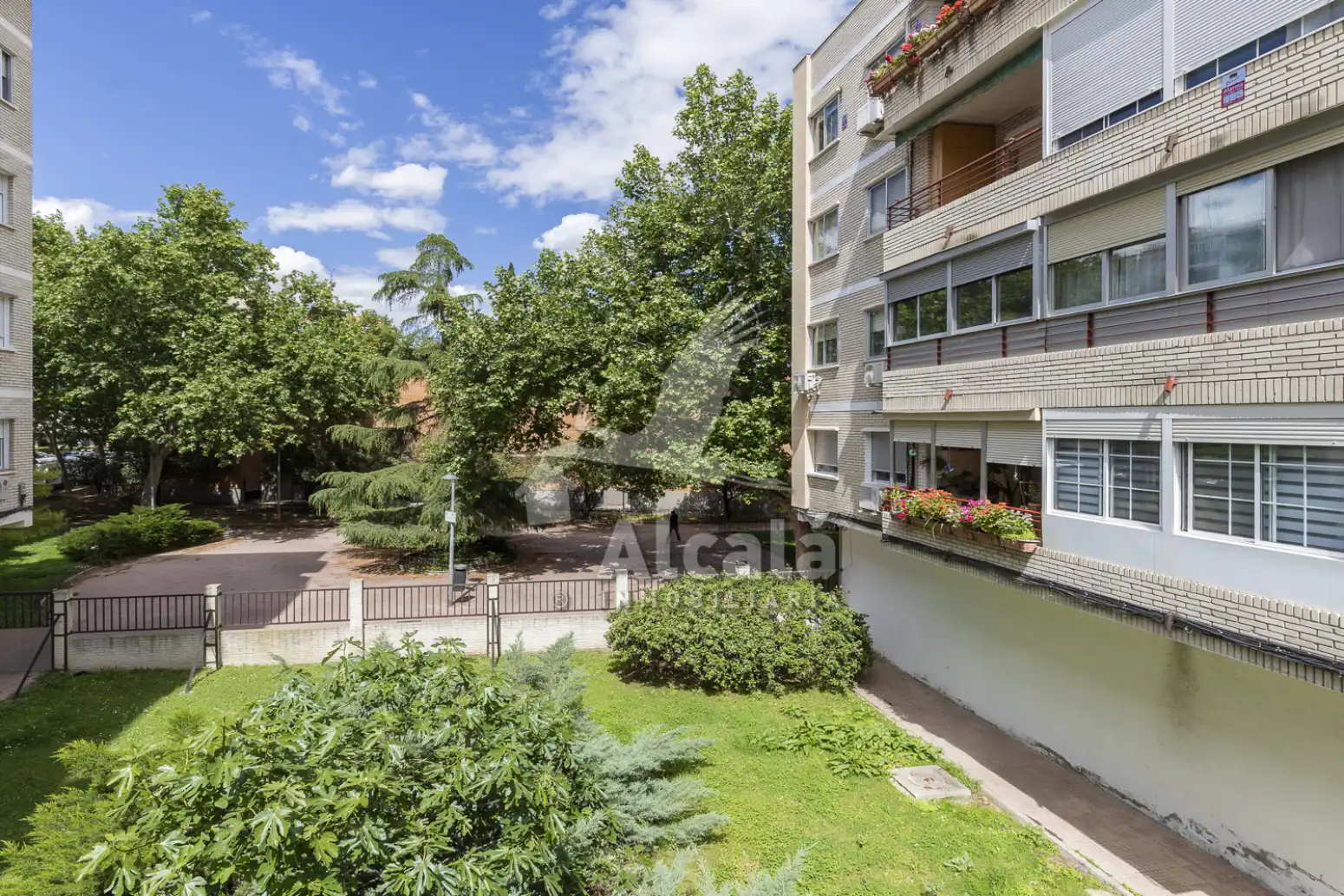 Außenansicht von Wohnung zum Verkauf in Alcalá de Henares mit Heizung und Terrasse