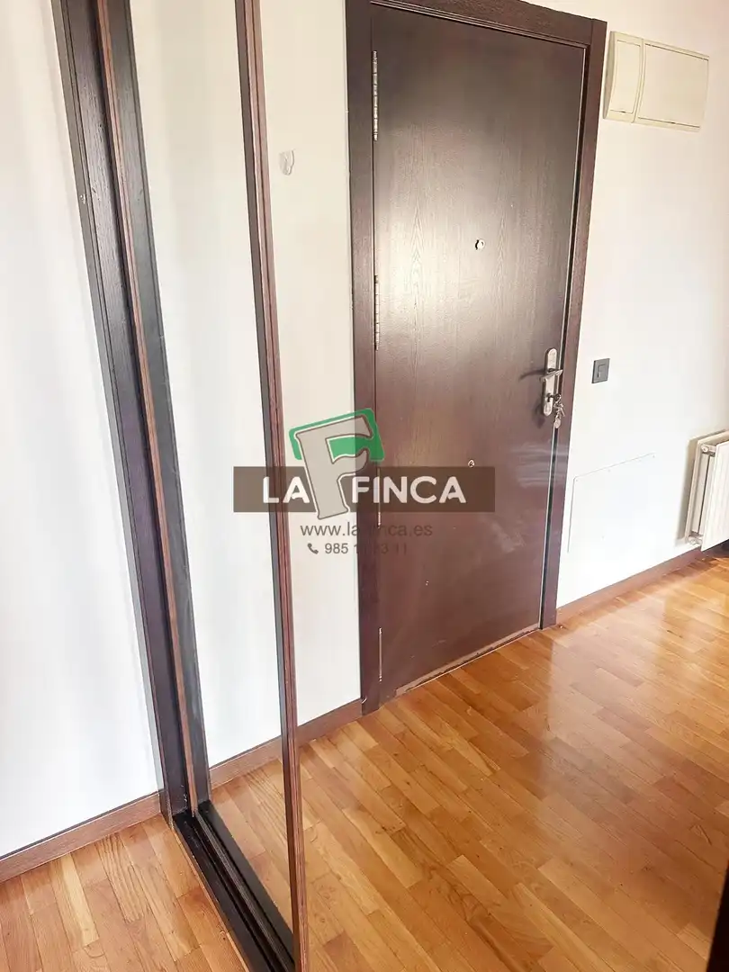 Pis en venda en Oviedo  amb Calefacció, Parquet i Traster
