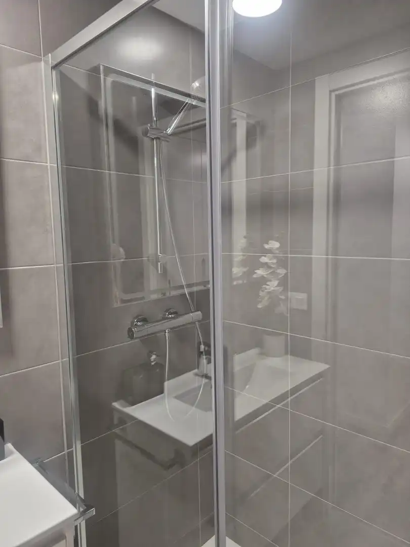 Baño de Piso de alquiler en Alicante / Alacant con Aire acondicionado, Calefacción y Terraza