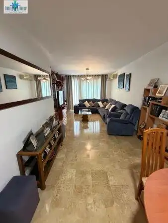 Sala de estar de Casa adosada en venta en Albacete con Aire acondicionado, Calefacción y Trastero