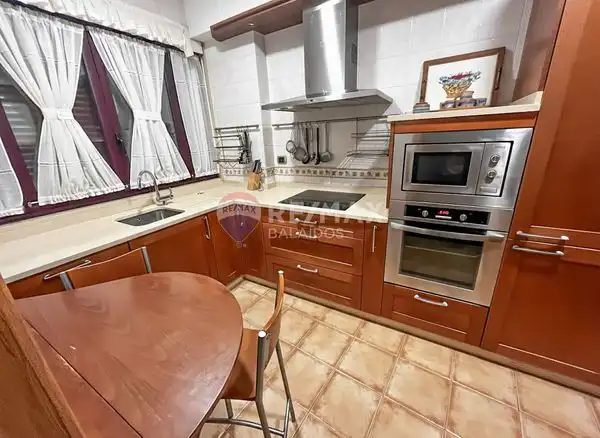 Cuina de Casa o xalet en venda en A Guarda   amb Calefacció, Jardí privat i Parquet