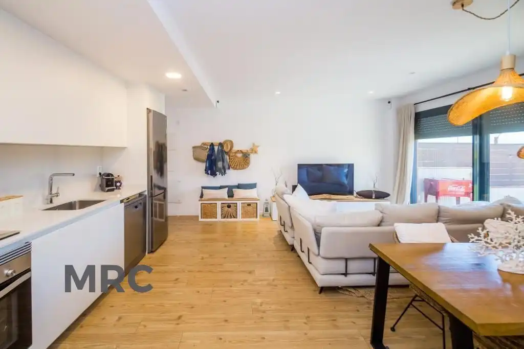 Sala de estar de Piso en venta en Calonge i Sant Antoni con Calefacción, Parquet y Terraza