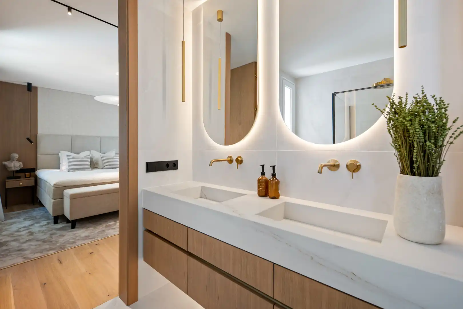Badezimmer von Dachboden zum Verkauf in Marbella mit Klimaanlage, Terrasse und Schwimmbad