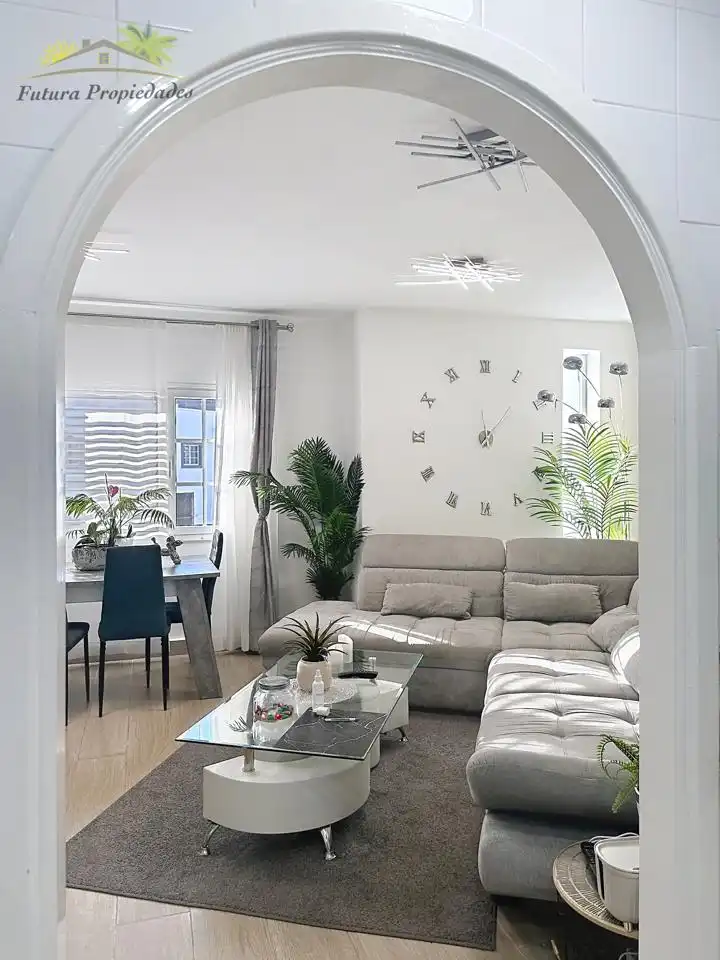 Sala d'estar de Pis en venda en San Bartolomé amb Aire condicionat i Terrassa