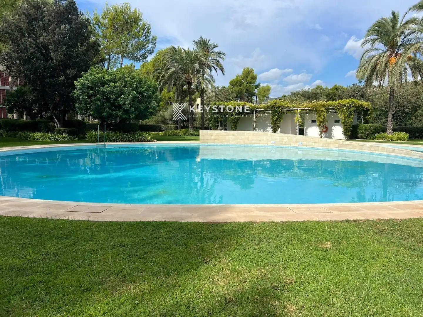 Schwimmbecken von Dachboden zur Miete in Calvià mit Klimaanlage, Heizung und Terrasse