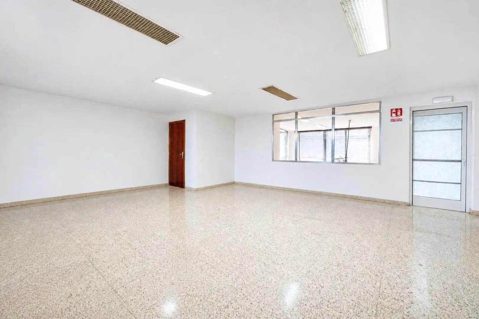 Local en venta en  Palma de Mallorca con Aire acondicionado y Terraza