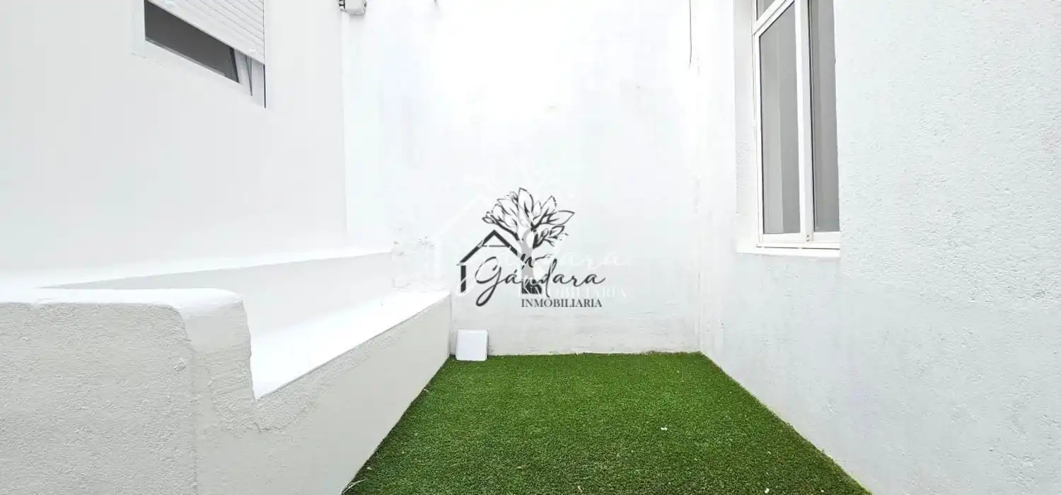 Jardí de Pis en venda en Ferrol amb Calefacció, Terrassa i Traster